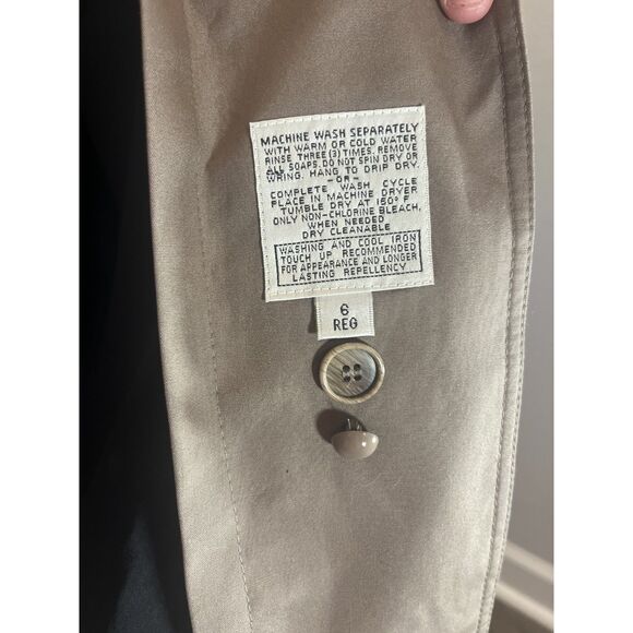 London Fog Limited Edition Women's Trench Coat size 6 reg- Vintage - Picture 3 of 12